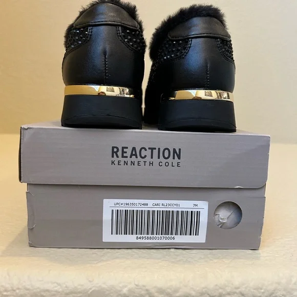 Kenneth Cole Reaction Cari Cozy Fur Lined Sneaker Size 7M Black Crystal - Picture 4 of 5
